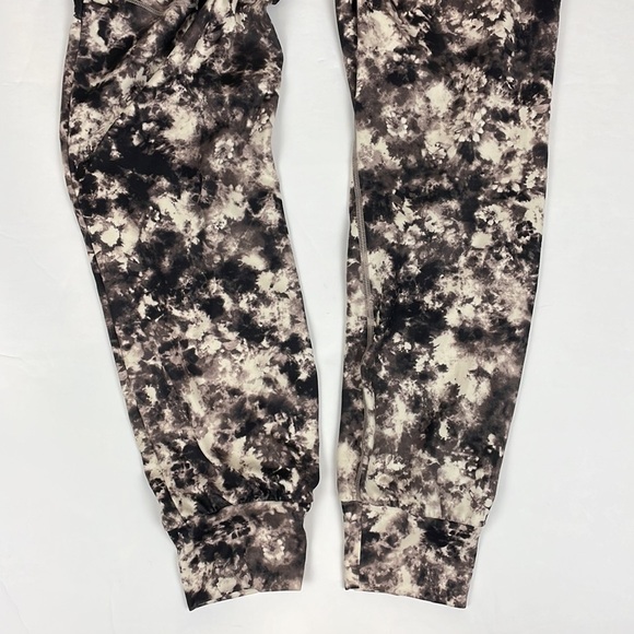 ATHLETA Salutation Printed Jogger - Picture 8 of 13